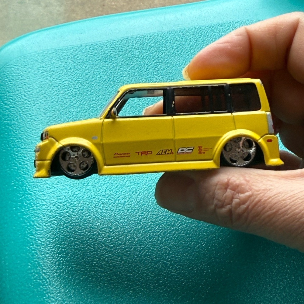 Super Rare 2005 SCION XB Yellow Release Series 2.0 🔥no box good condition - Picture 8 of 8